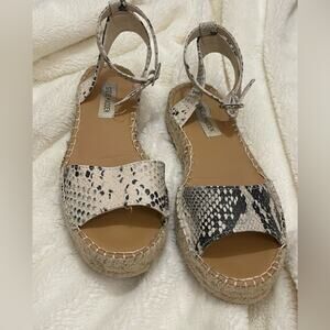 Steve Madden Irys Snakeskin espadrille sandals size 7.5